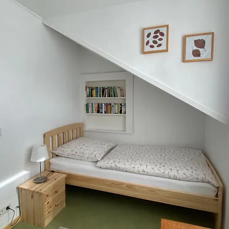 Im Dreiseitenhof * Grossraeschen