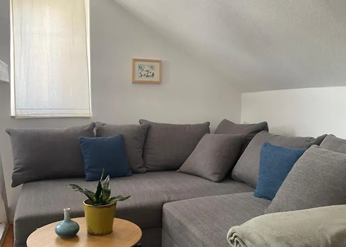 Im Dreiseitenhof * Grossraeschen